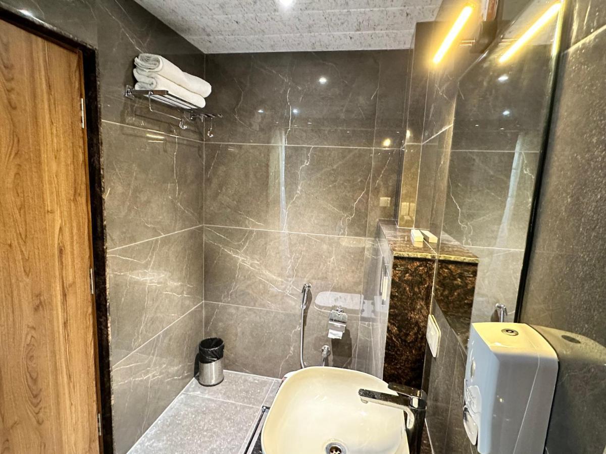 Highlands Hotel Rishīkesh Zewnętrze zdjęcie
