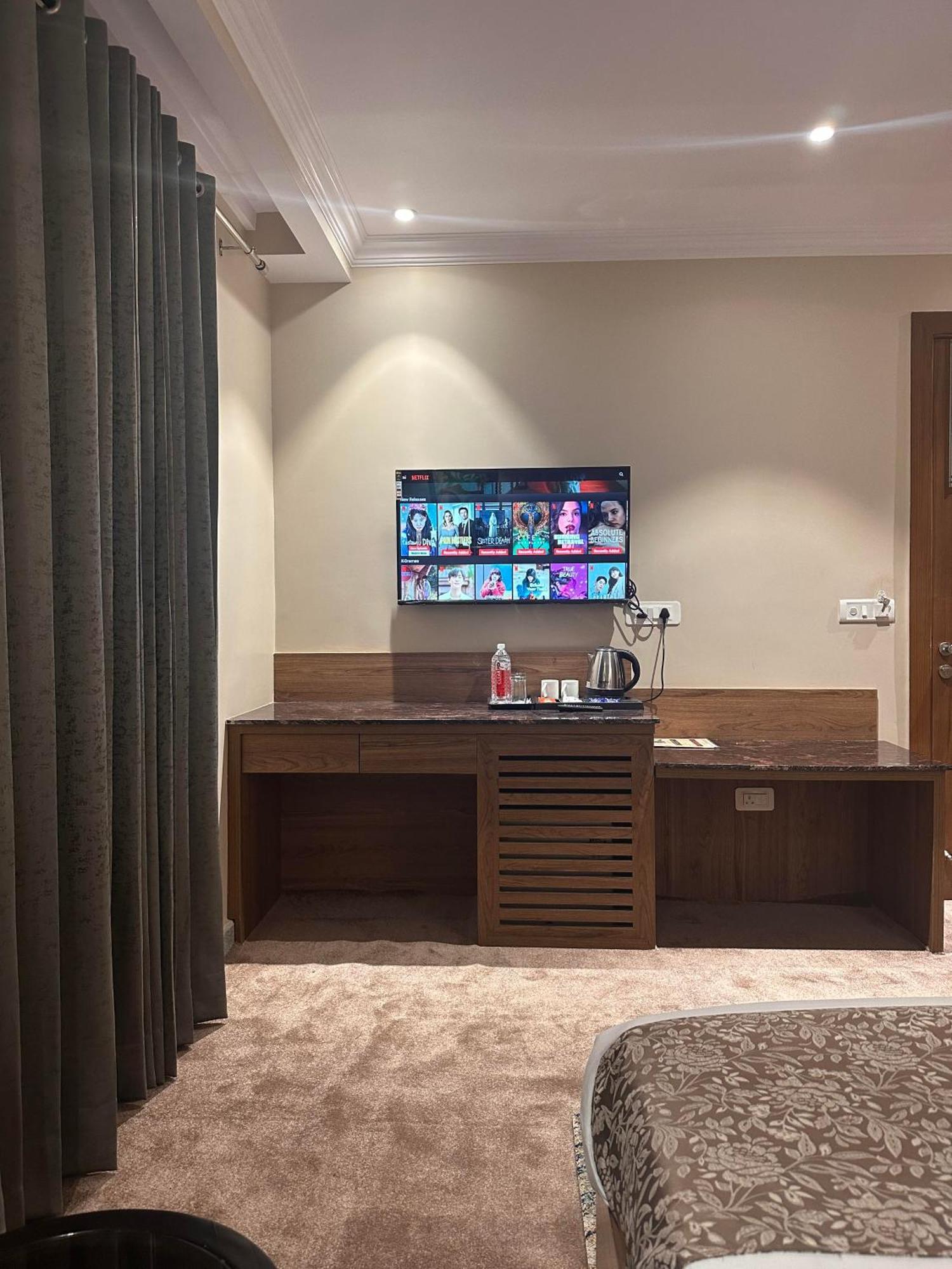 Highlands Hotel Rishīkesh Zewnętrze zdjęcie