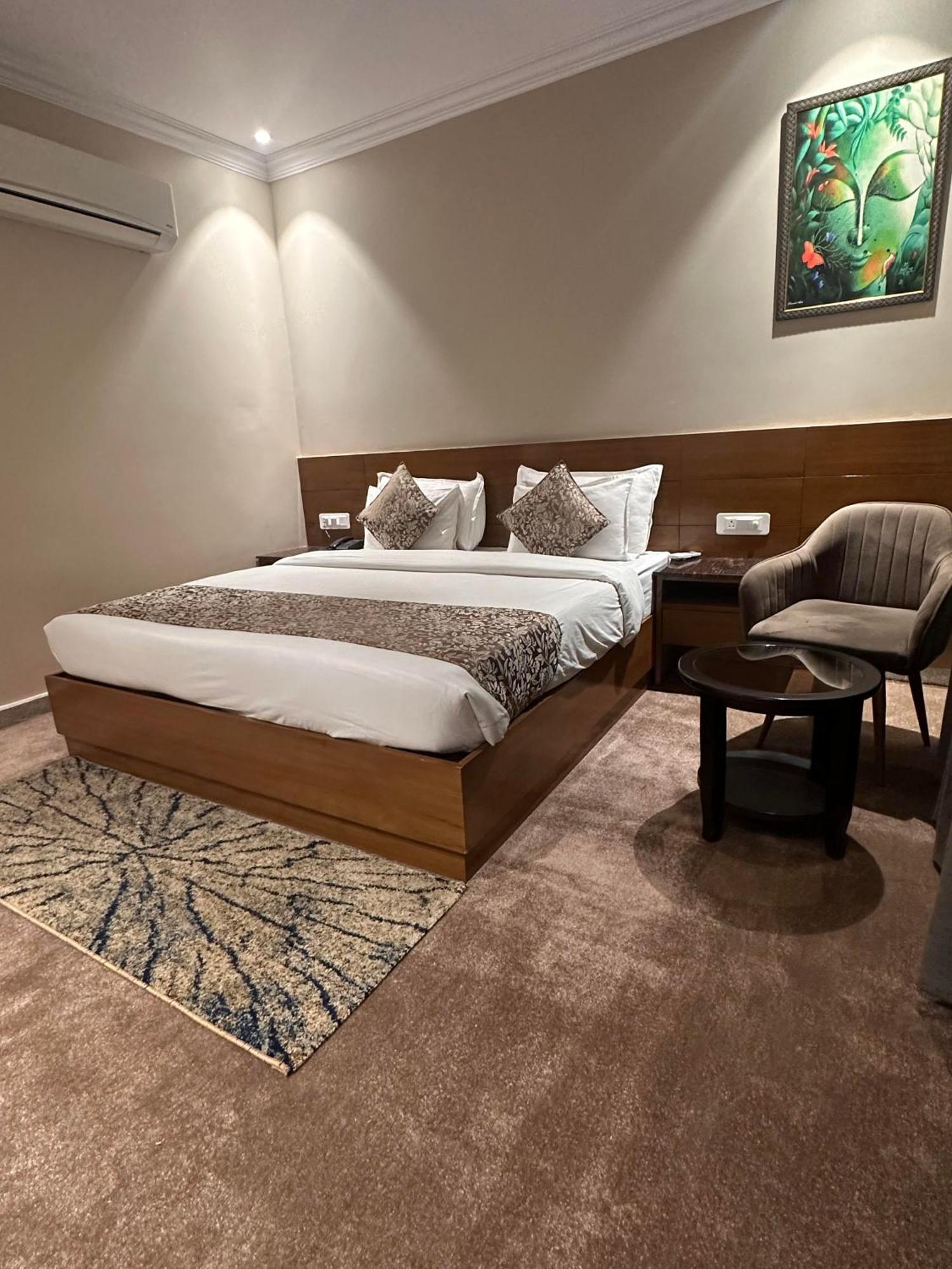 Highlands Hotel Rishīkesh Zewnętrze zdjęcie